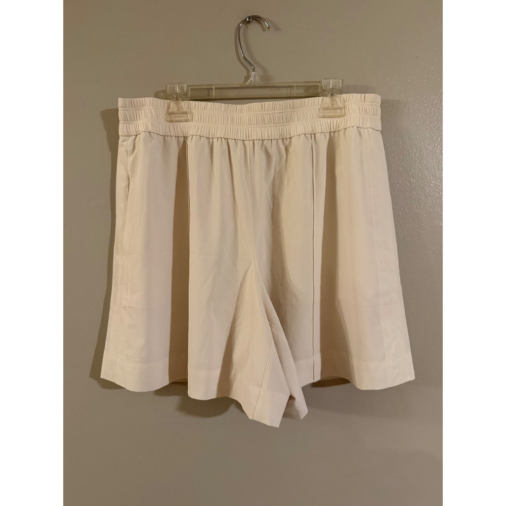 Lululemon Mens Cream Elastic Waist Athletic Shorts Off-White Relaxed Fit